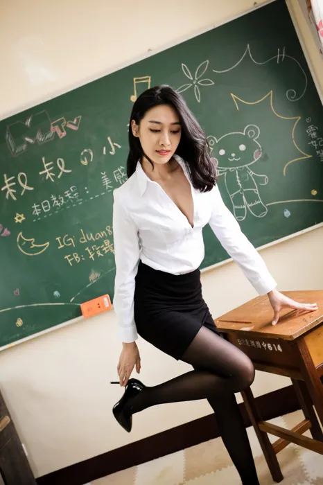 [Mzsock] NO.058 Duan Jingle, teacher in black stockings, high heels and beautiful legs, travel photo street photography#[59P]-2